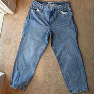 EUC Abercrombie & Fitch The Mom High Rise Curve Love Jeans
